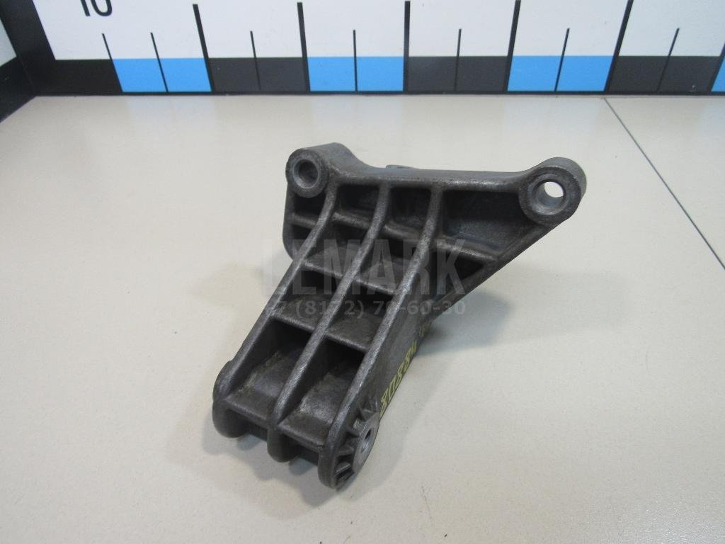 Опора КПП передняя