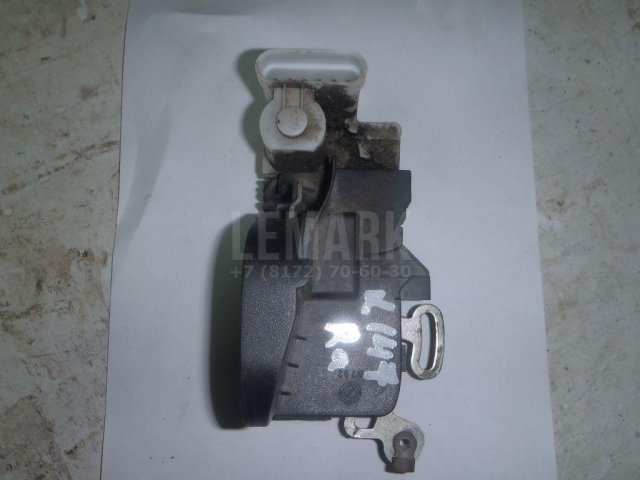 Замок двери передней правой