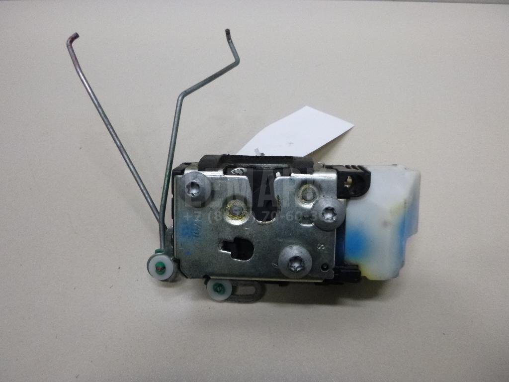 Замок двери передней левой