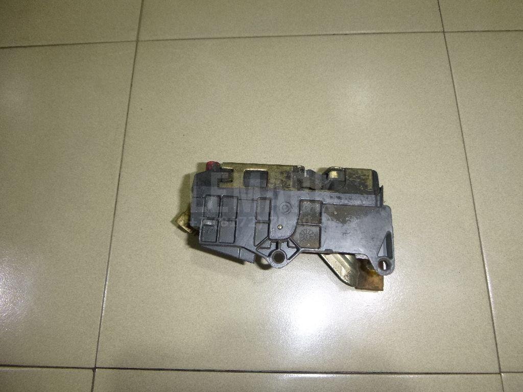 Замок двери задней левой