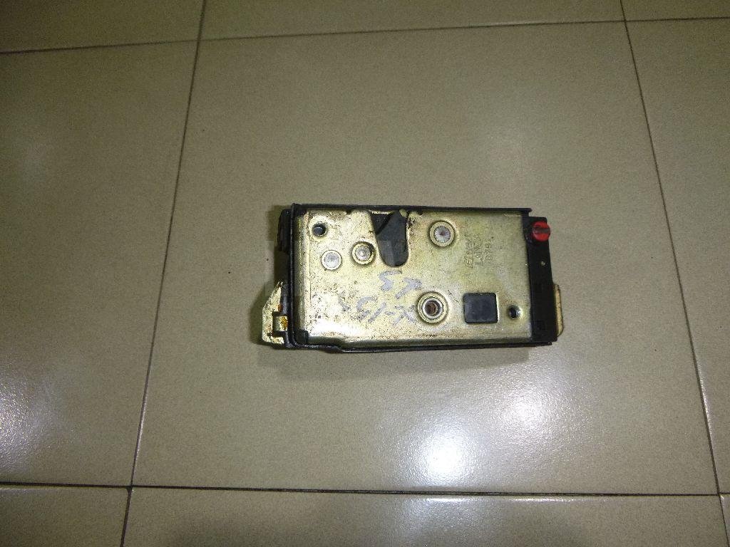 Замок двери задней левой