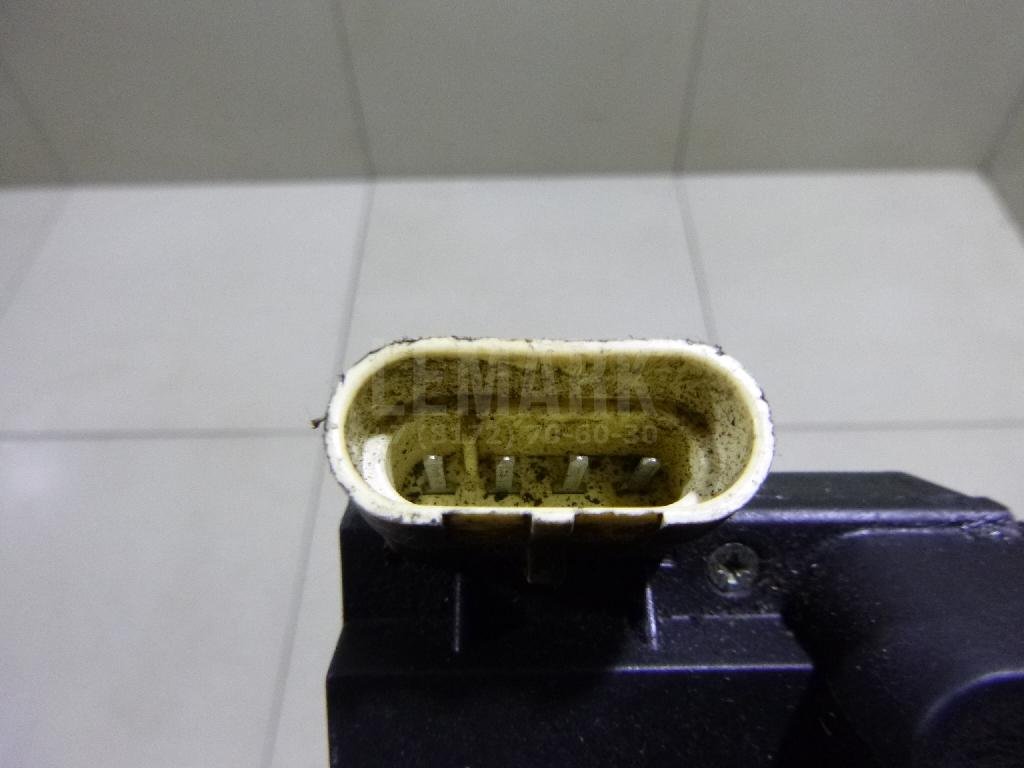 Замок двери задней левой