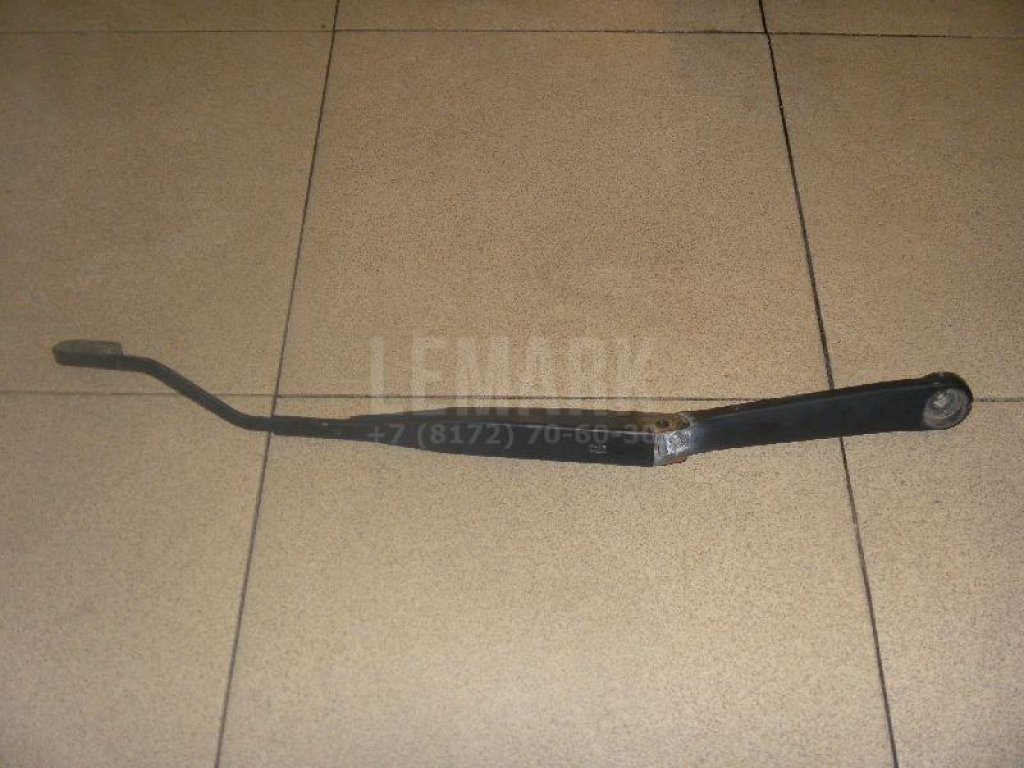 Поводок стеклоочистителя передний левый