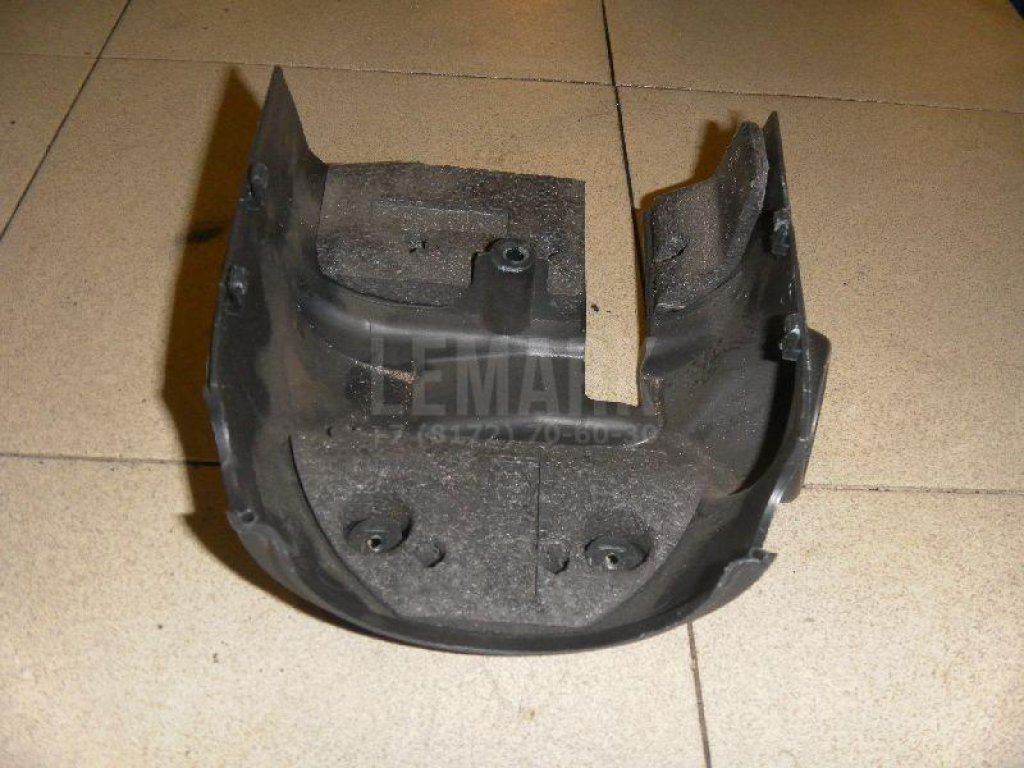 Кожух рулевой колонки нижний