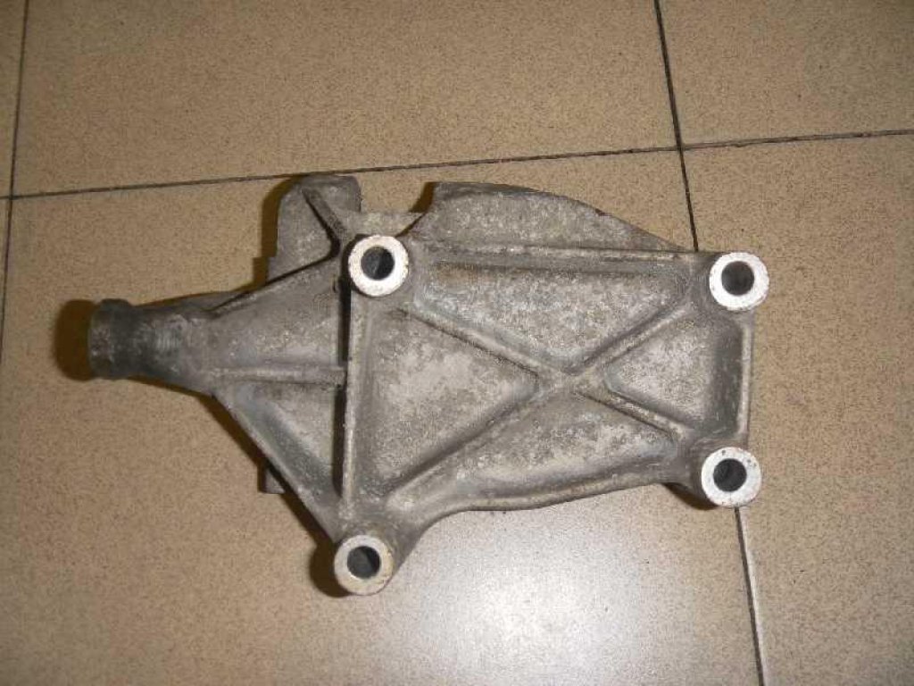 Кронштейн генератора