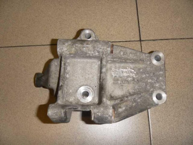 Кронштейн генератора