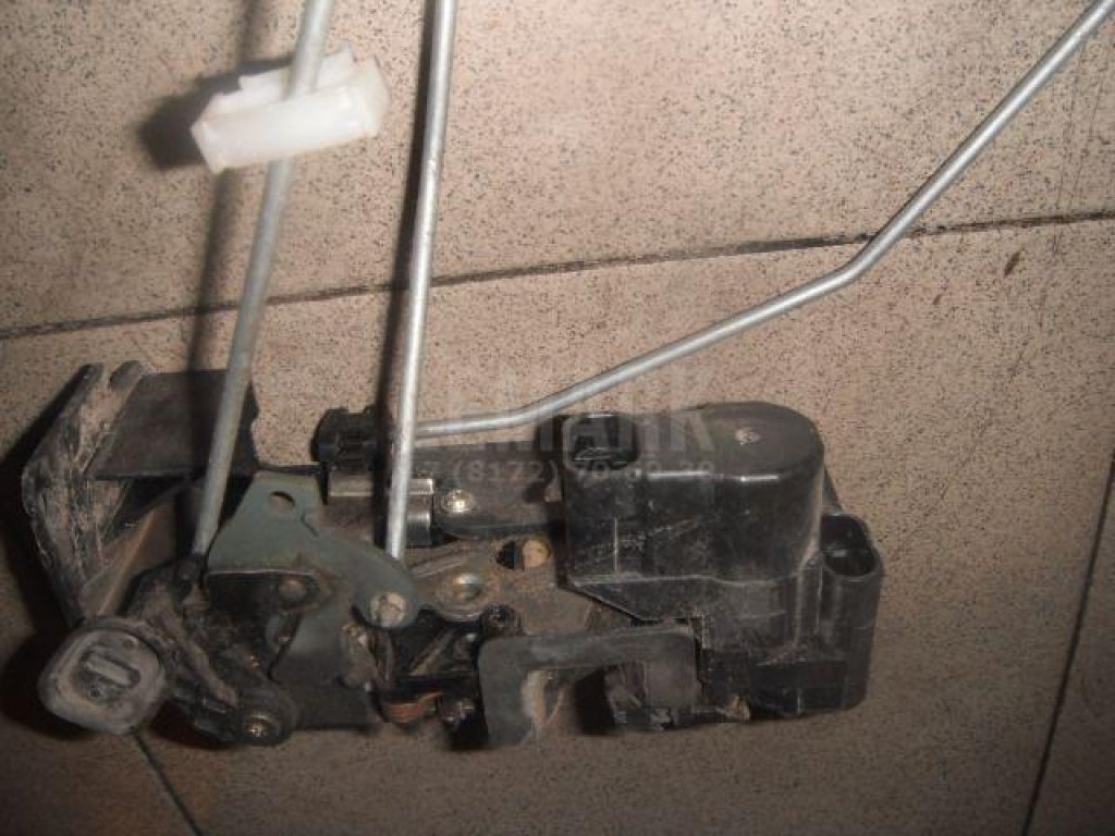 Замок двери задней правой