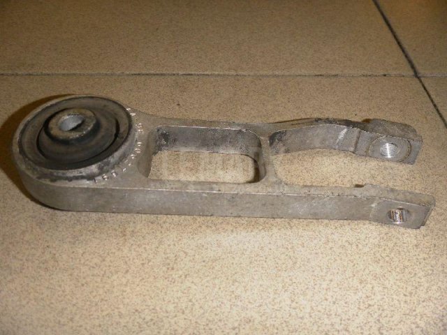 Опора двигателя