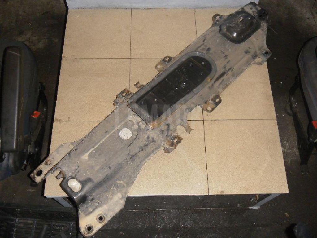 Кронштейн (сопут. товар) для  Audi A4 [B8] 2007-2015