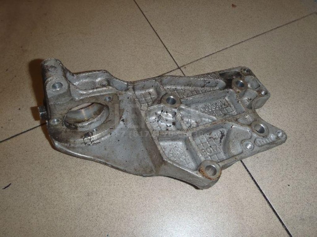 Кронштейн промежуточного вала