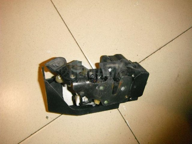 Замок двери задней правой