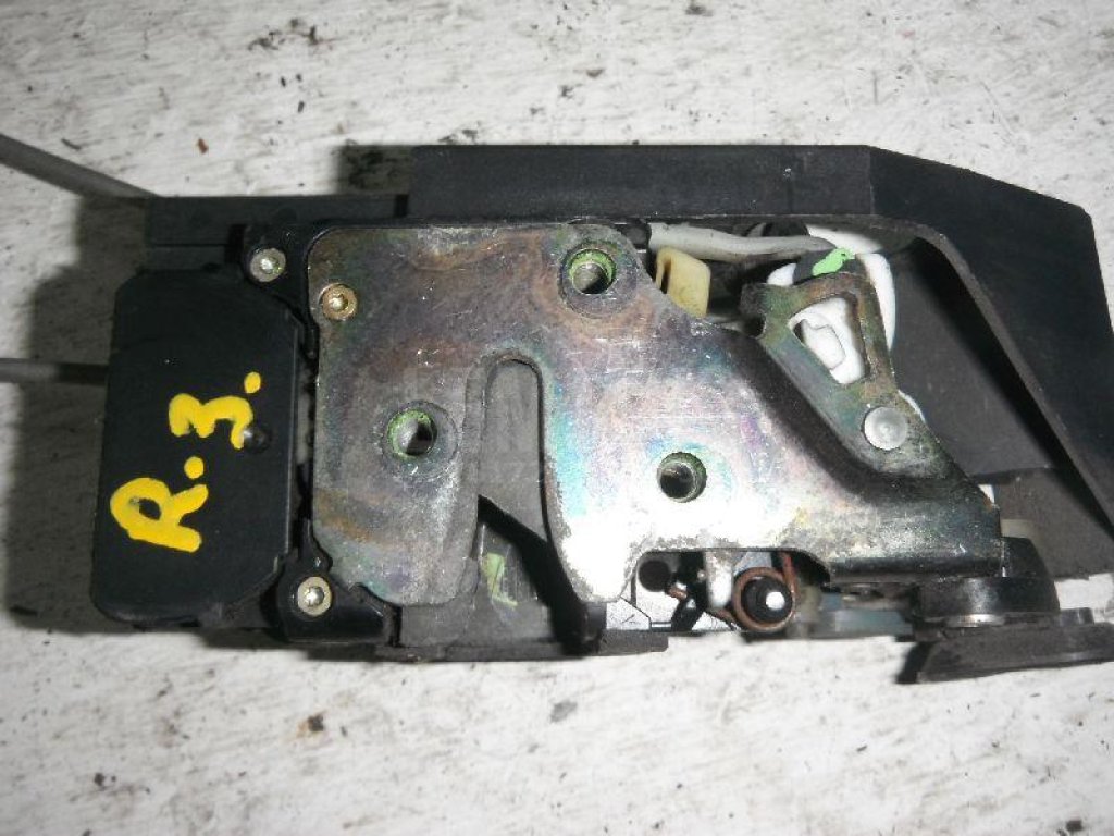 Замок двери задней правой