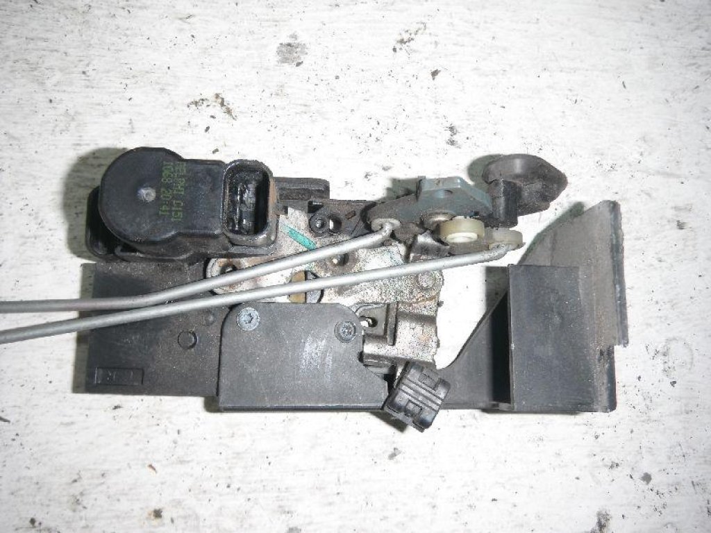 Замок двери задней правой