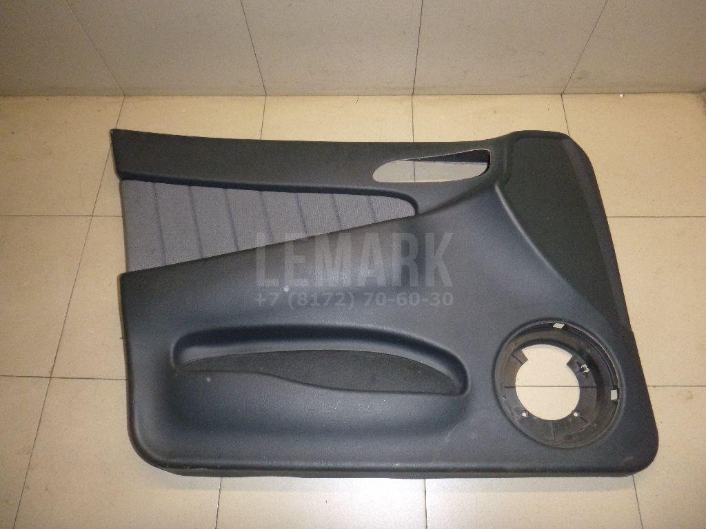 Обшивка двери передней левой