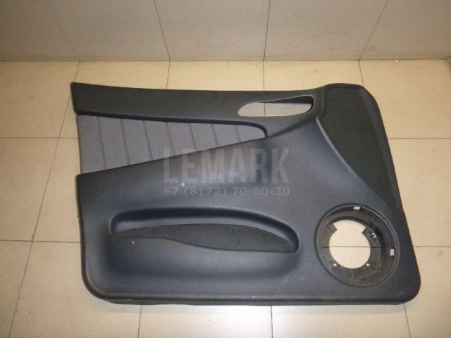 Обшивка двери передней левой