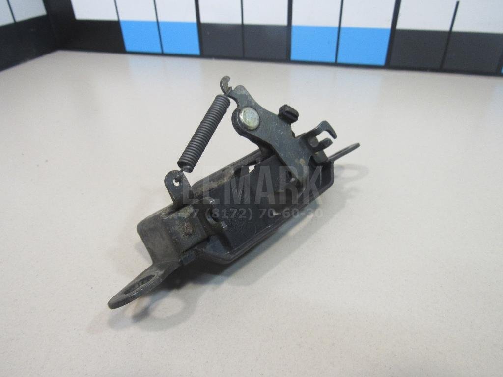 Ответная часть замка багажника