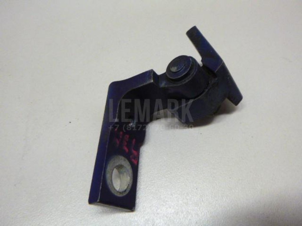 Петля двери