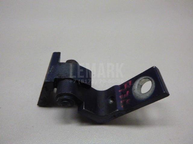 Петля двери