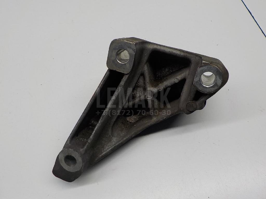 Кронштейн двигателя