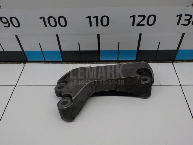 Кронштейн двигателя