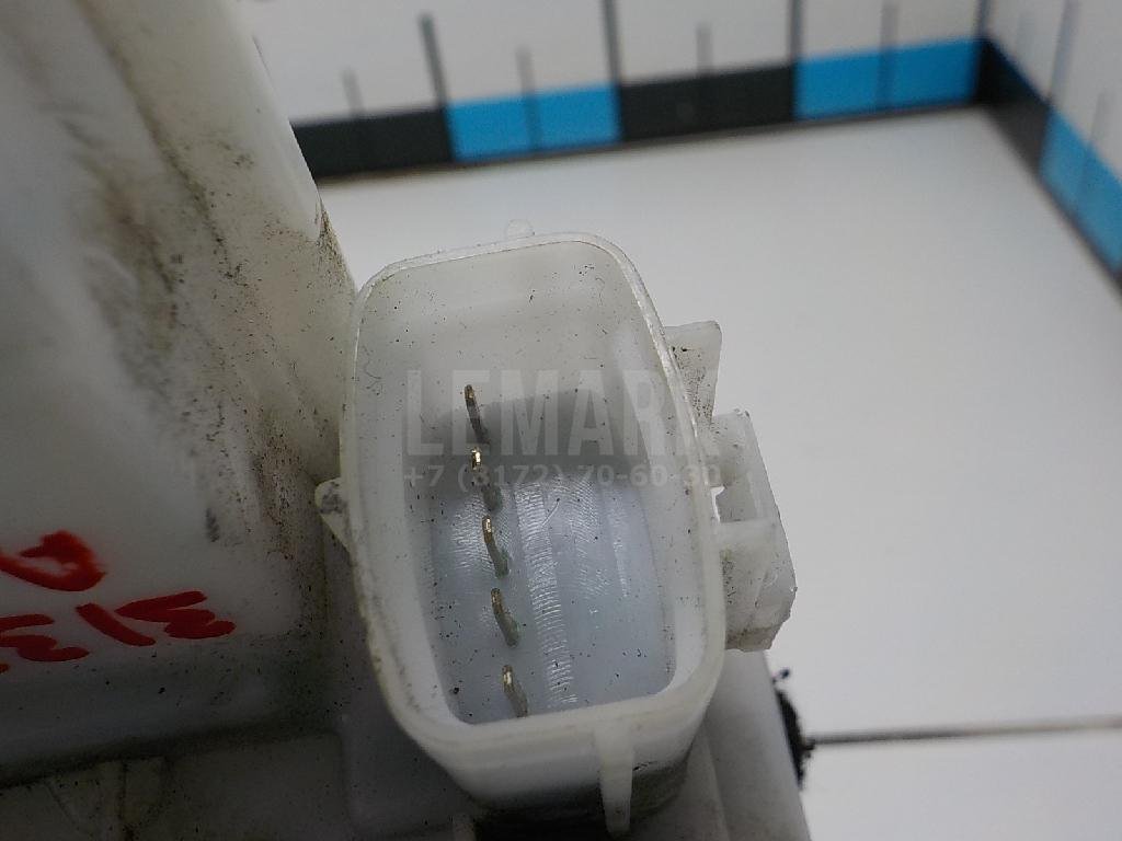 Замок двери передней левой