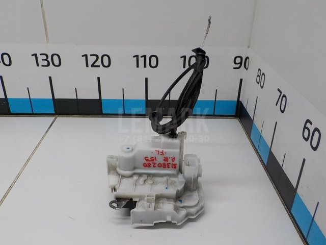 Замок двери передней левой