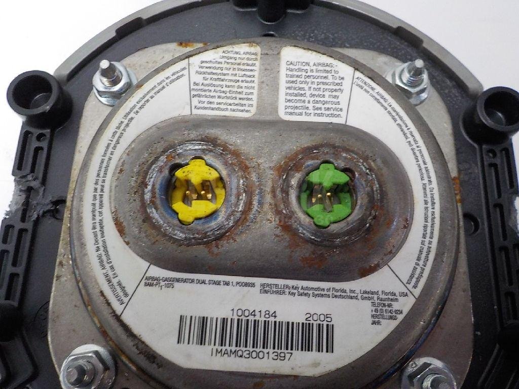 Подушка безопасности в рулевое колесо