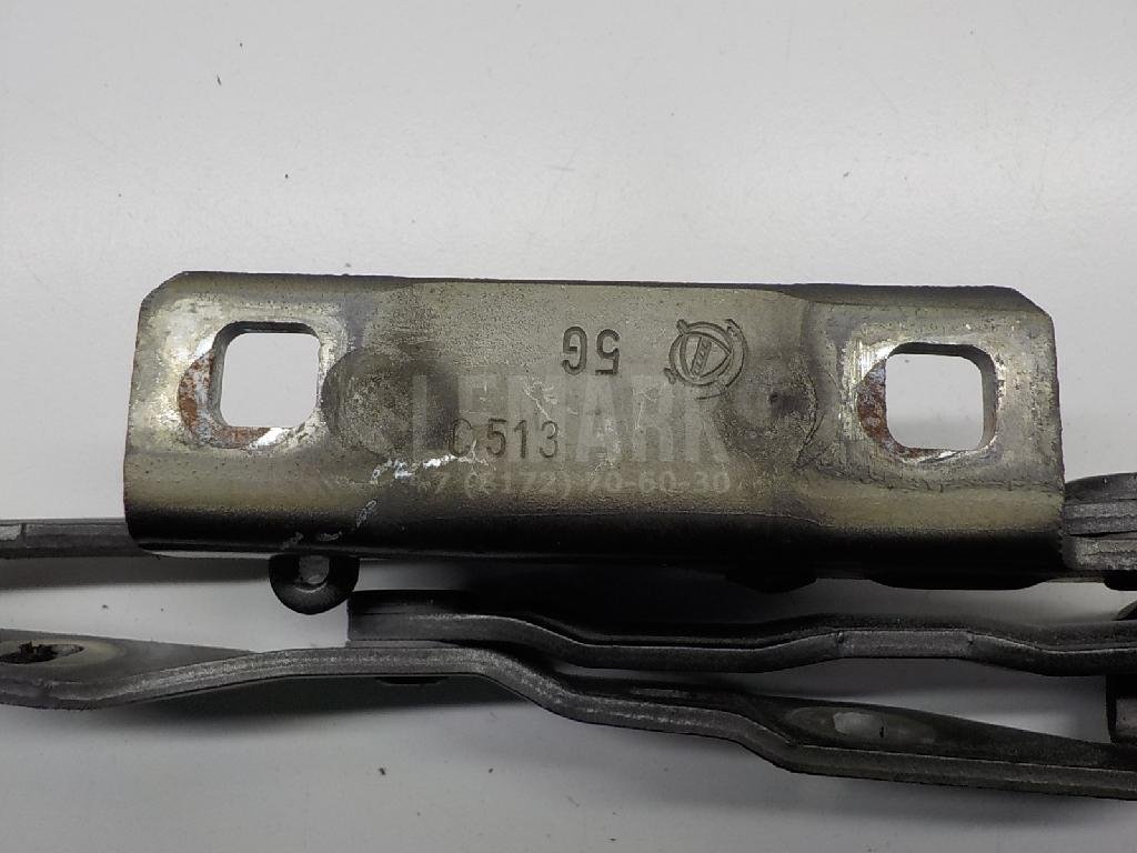 Петля крышки багажника