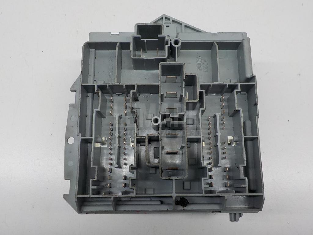 Блок предохранителей