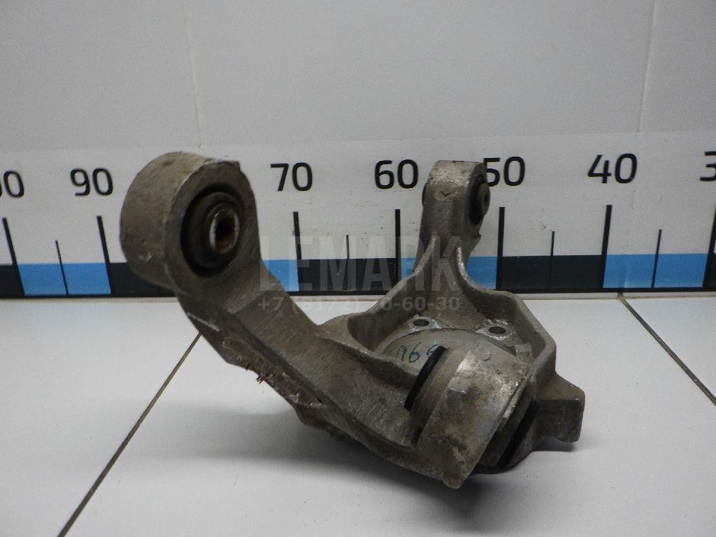 Кулак поворотный задний левый