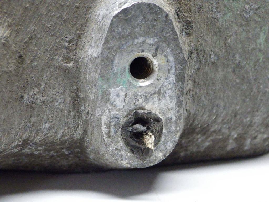 Кулак поворотный задний левый