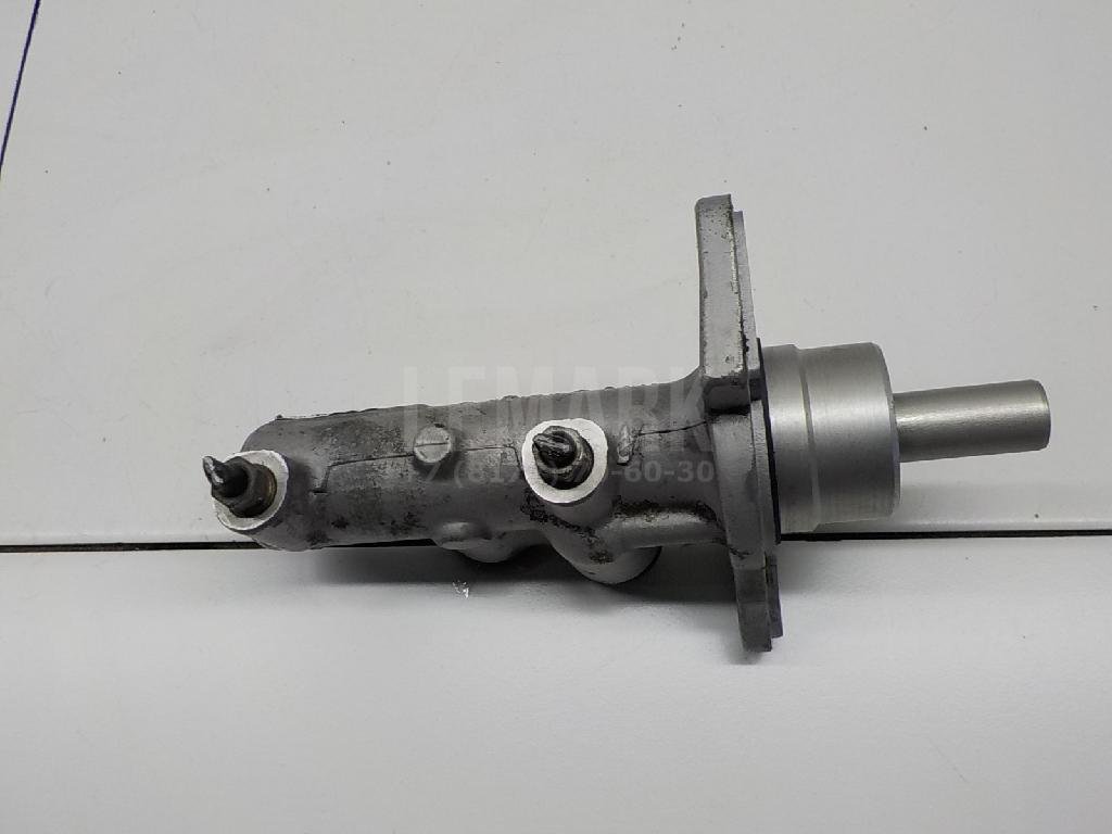 Цилиндр тормозной главный