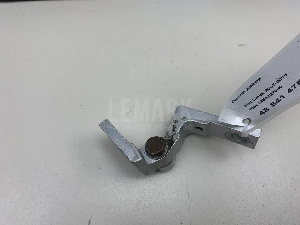 Петля двери