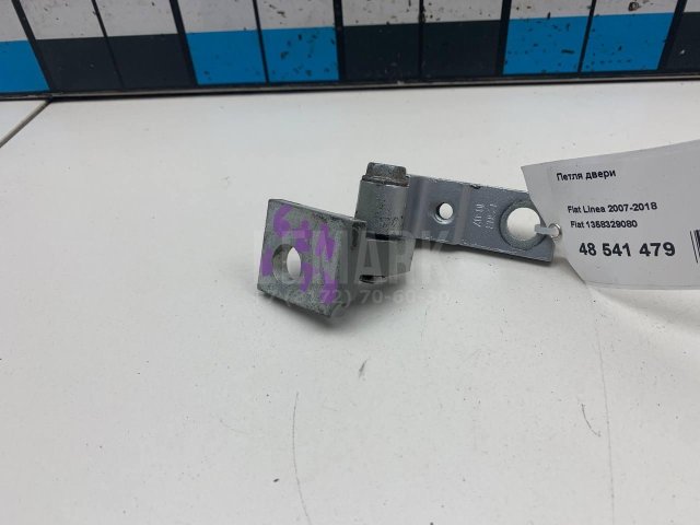 Петля двери