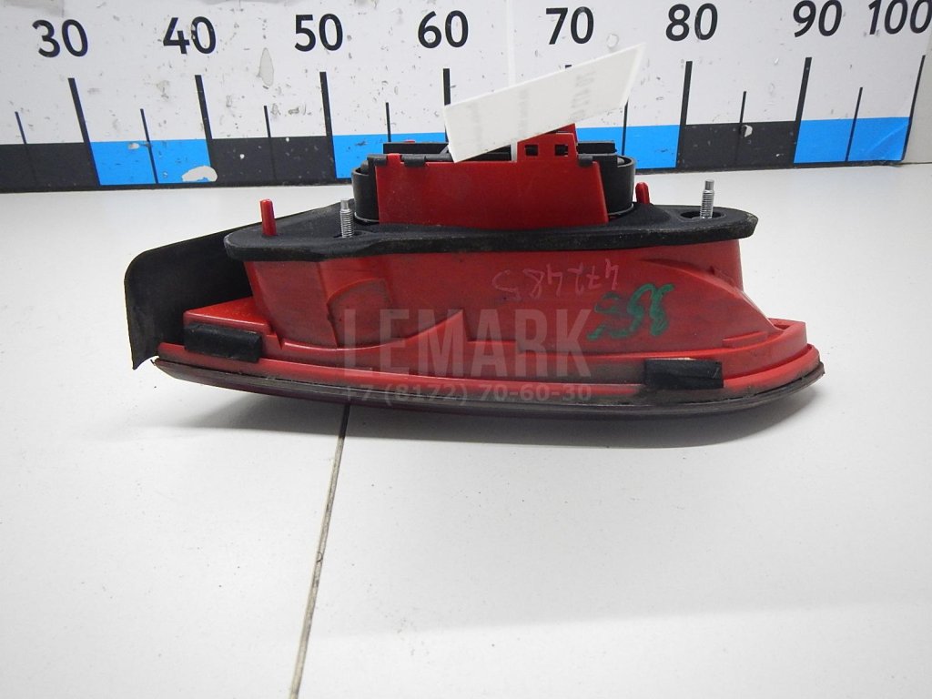 Фонарь задний внутренний левый