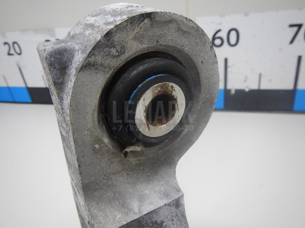 Кулак поворотный задний правый