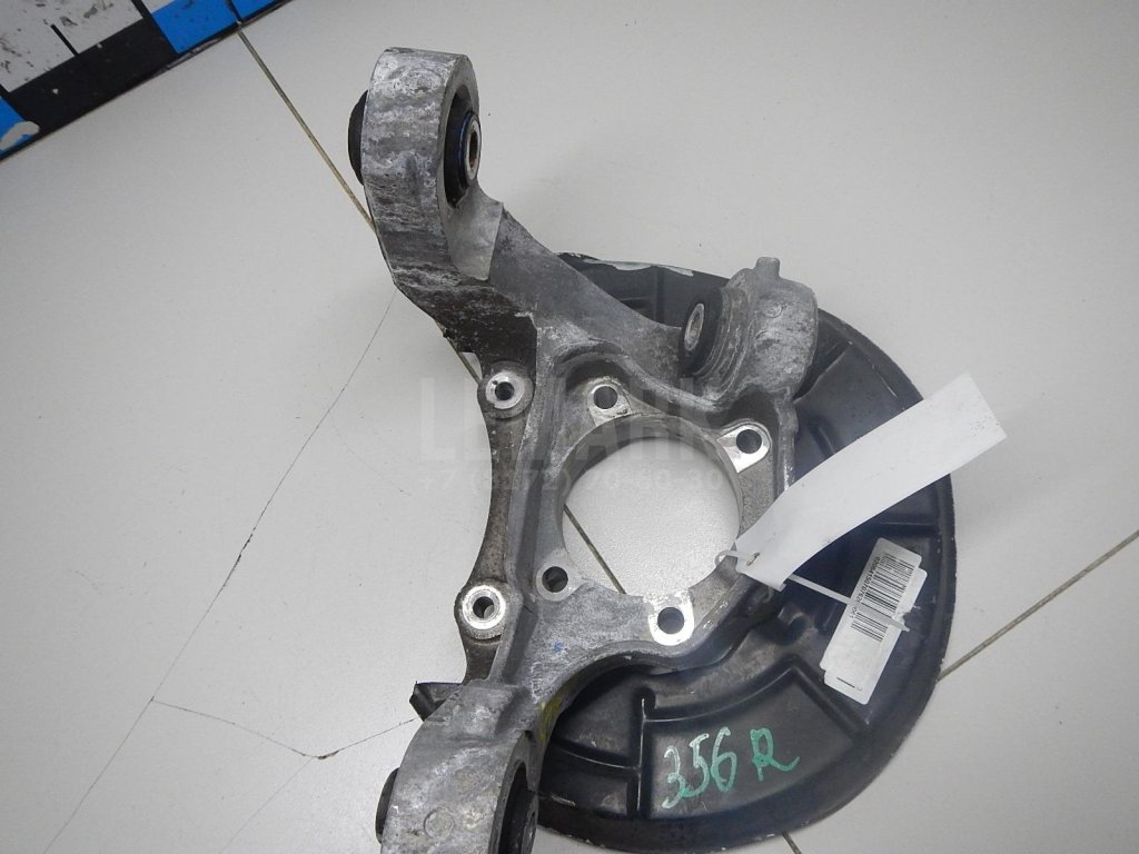 Кулак поворотный задний правый