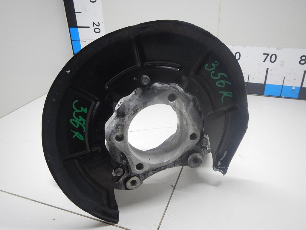 Кулак поворотный задний правый