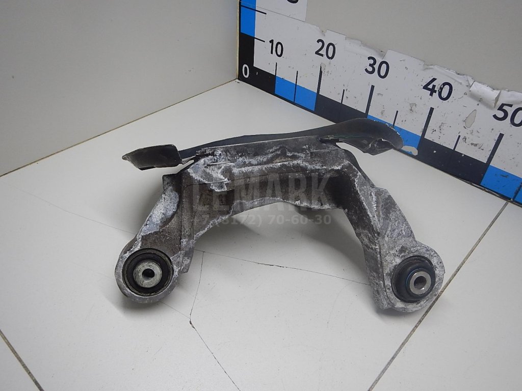 Кулак поворотный задний правый