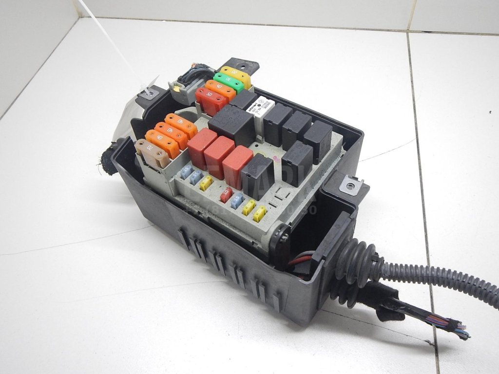 Блок предохранителей