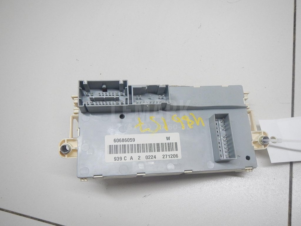 Блок предохранителей для  Audi A4 [B8] Allroad 2009-2015