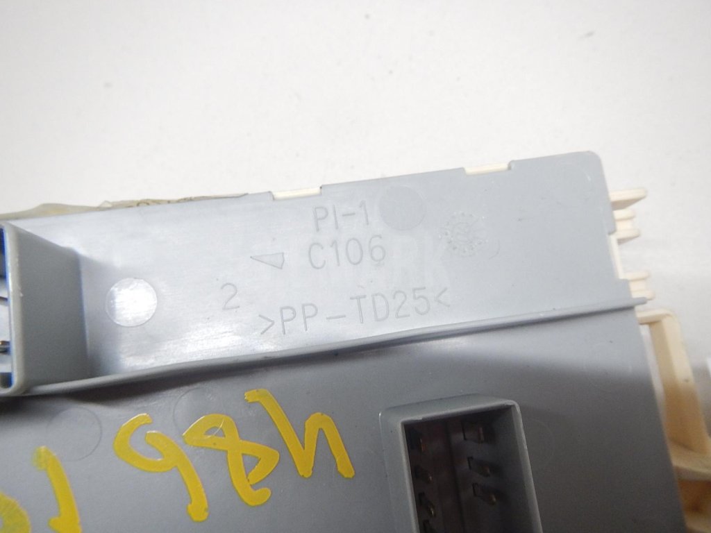 Блок предохранителей для  Audi A4 [B8] Allroad 2009-2015