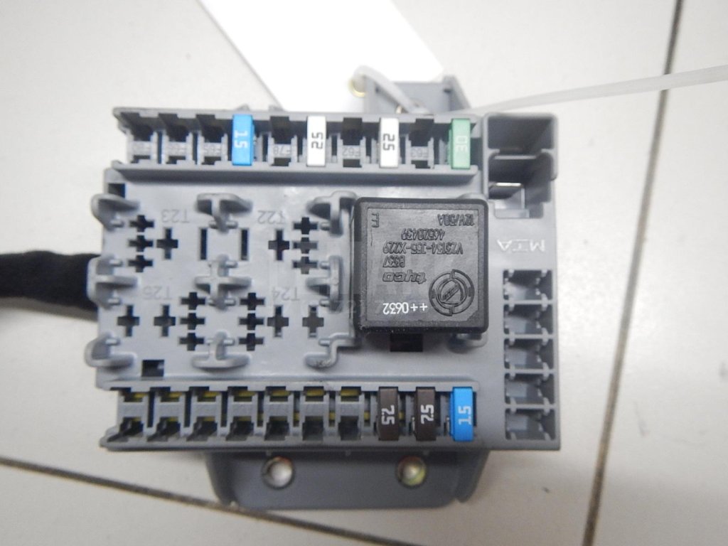 Блок предохранителей для  Audi A5/S5 (F5) 2017