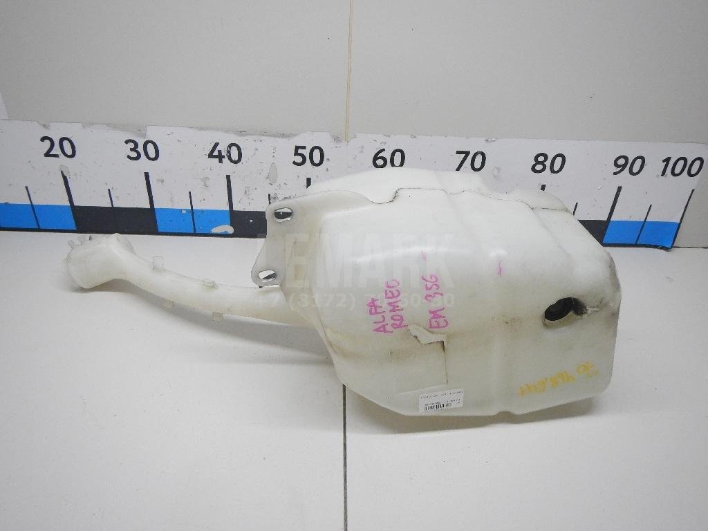 Бачок омывателя лобового стекла