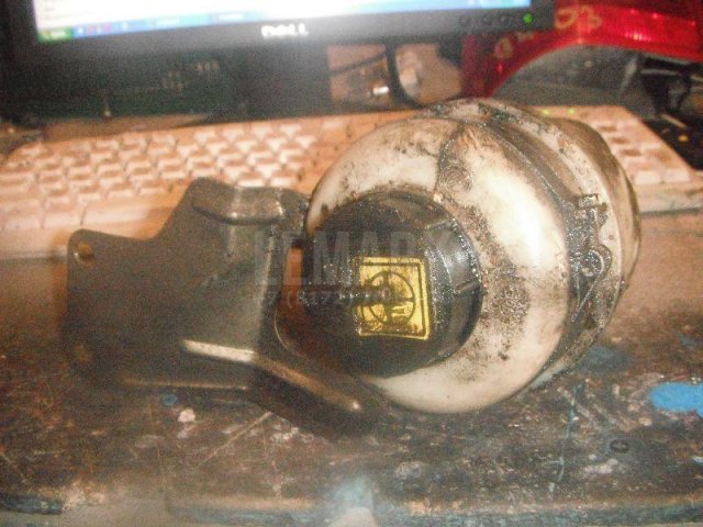 Бачок гидроусилителя