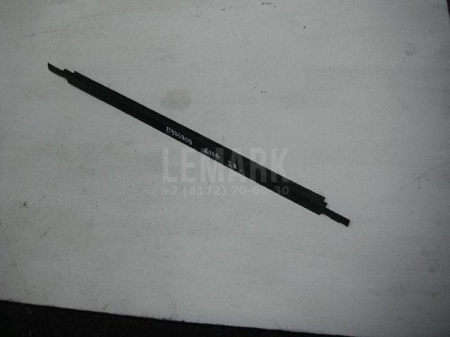 Накладка стекла заднего правого