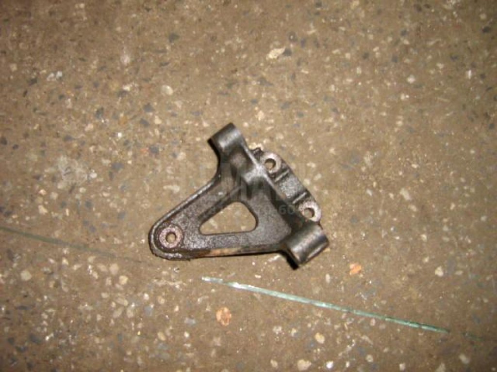 Кронштейн гидроусилителя