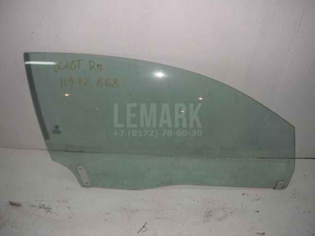 Стекло двери передней правой