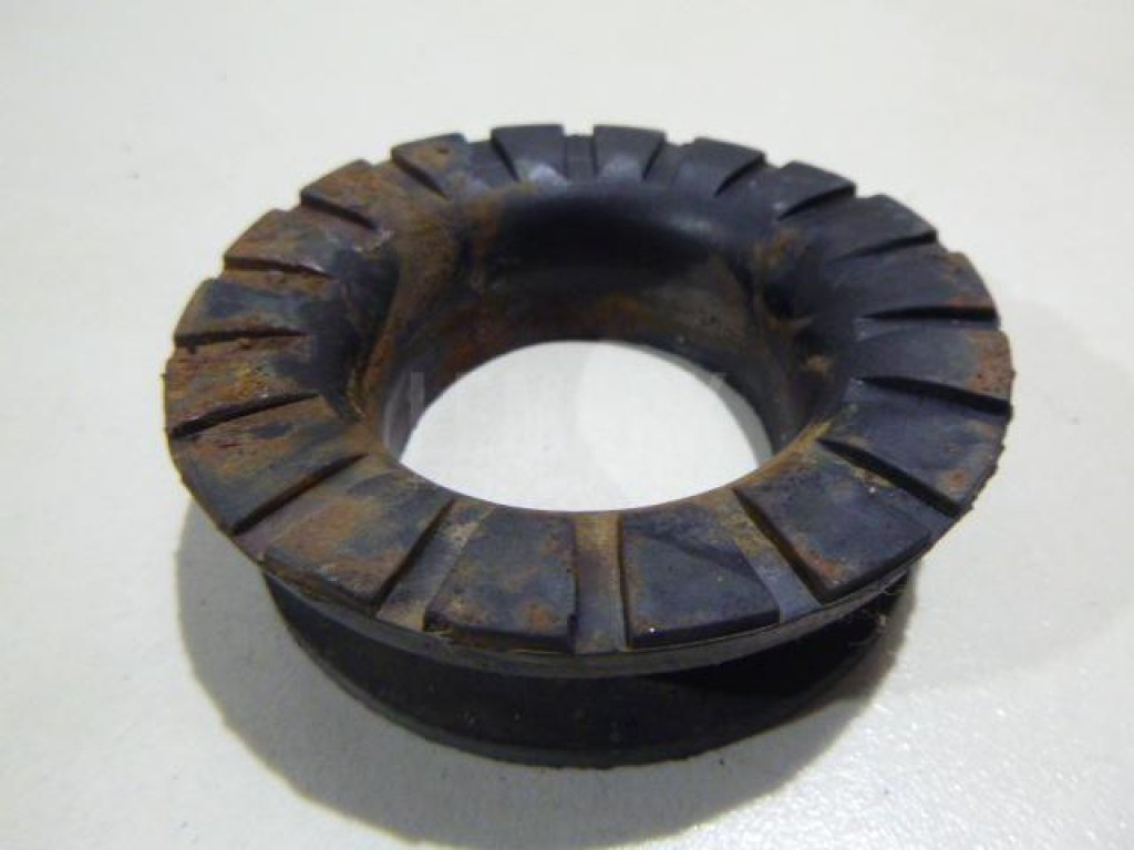 Опора задней пружины нижняя