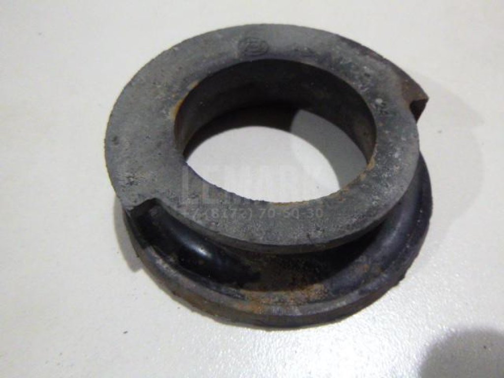 Опора задней пружины нижняя